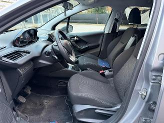 Peugeot 208 1.2 I picture 18
