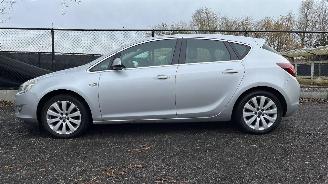 krockskadad bil auto Opel Astra COSMO 2010/8