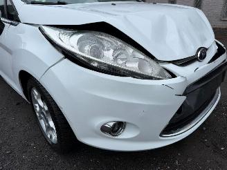 Ford Fiesta TITANIUM picture 3