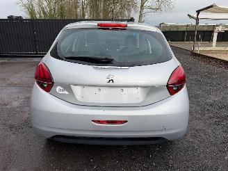Peugeot 208 1.2 I picture 18