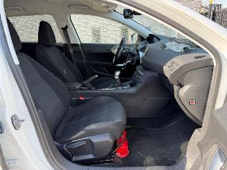Peugeot 308 II SW STYLE picture 23
