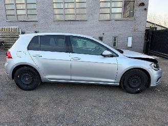 krockskadad bil auto Volkswagen Golf TRENDLINE 2018/7