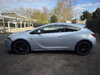 Opel Astra GTC OPC picture 11