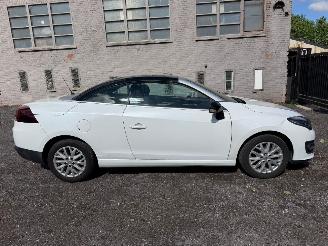 krockskadad bil auto Renault Mégane COUPÃ‰-CABRIOL 2015/8