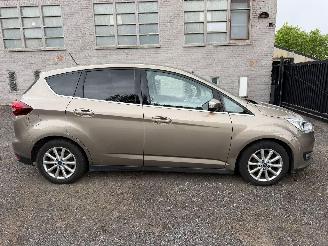 Vaurioauto  passenger cars Ford C-Max TITANIUM 2018/10