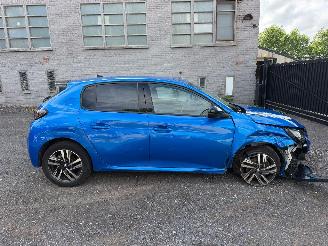 krockskadad bil auto Peugeot 208 1.2 I 2022/8