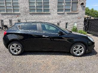 Damaged car Alfa Romeo Giulietta 1.6 JTD 2011/2