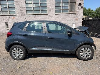 krockskadad bil auto Renault Captur ZEN 2015/8
