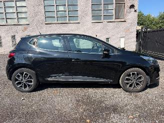 uszkodzony samochody osobowe Renault Clio INTENS + 2019/3