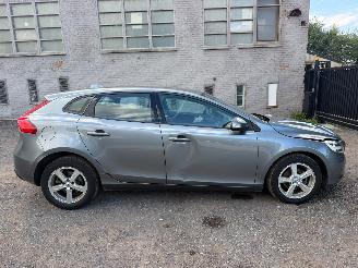 krockskadad bil auto Volvo V-40 V 40 KINETIC 2016/6