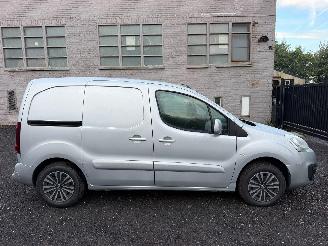 danneggiata veicoli commerciali Peugeot Partner PREMIUM 2018/10