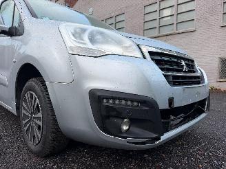 Peugeot Partner PREMIUM picture 3