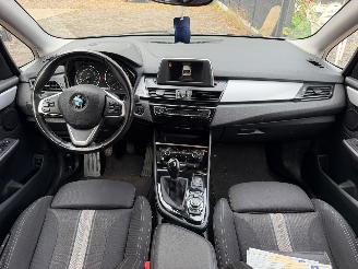 BMW 2-serie 216D picture 27