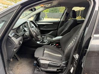 BMW 2-serie 216D picture 21