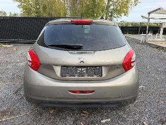 Peugeot 208 ALLURE picture 13