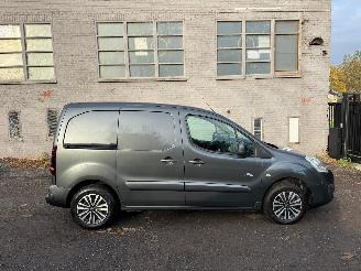 skadebil bedrijf Peugeot Partner PREMIUM 2016/5