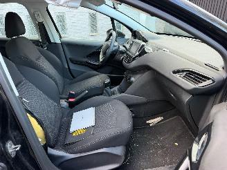 Peugeot 208 1.2 I picture 22