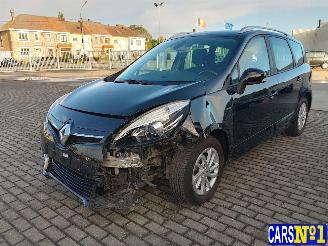 Damaged car Renault Grand-scenic SCENIC 2016/1