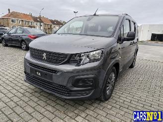 krockskadad bil auto Peugeot Rifter  2020/10