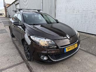 uszkodzony samochody osobowe Renault Mégane 1.5 dCi Bose 2012/8