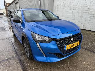 Damaged car Peugeot e-208 Active Pack 50 kWh 2022/4