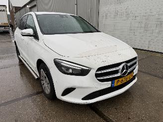 Unfallwagen Mercedes B-klasse 200d Automaat 2022/3