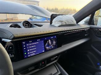 Porsche Macan EV 4 100kWh Pano Bose picture 19