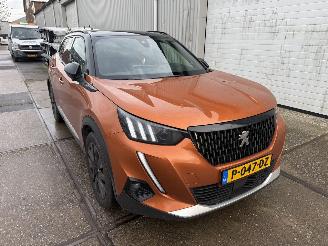 Voiture accidenté Peugeot 2008 1.2 Puretech GT Line Automaat 2020/2