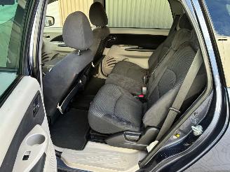 Mitsubishi Grandis 2.4-16V InSport 7-Persoons picture 14