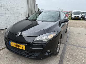 skadebil auto Renault Mégane 1.4 TCe Parisienne 2011/10