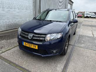 Vaurioauto  passenger cars Dacia Logan MCV 0.9 TCe Prestige Airco 2014/6