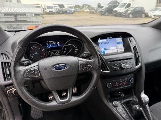 Ford Focus 1.0 ST-Line picture 19