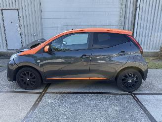 Toyota Aygo 1.0 VVT-i JBL picture 2