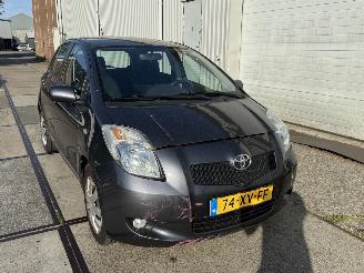Damaged car Toyota Yaris 1.3 VVTi Sol Automaat 2007/10
