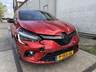 Damaged car Renault Clio 1.0 TCe Intens 2020/10