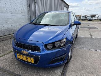 Damaged car Chevrolet Aveo 1.2 LT 2013/1