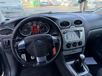 Ford Focus 1.6 TDCi Limited picture 16