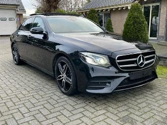 Schadeauto Mercedes E-klasse 220 d AMG LINE PANO NAVI CAMERA NIGHT LED 2017/2