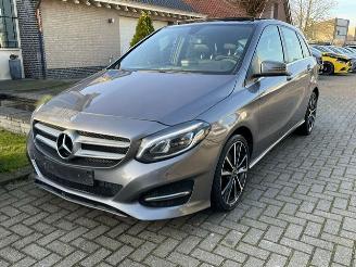 krockskadad bil auto Mercedes B-klasse 200 d PANORAMADAK CAMERA NAVI LED 2016/1