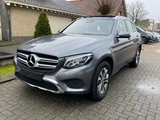 uszkodzony samochody osobowe Mercedes GLC 250 4MATIC PANO NAVI PDC 2018/11