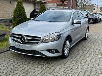 krockskadad bil auto Mercedes A-klasse 180 CDI NAVI PDC 2015/7