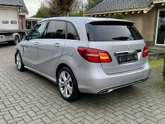 Mercedes B-klasse 180 d AUTOMAAT NAVI PDC picture 6