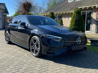 Unfallwagen Mercedes A-klasse 180 AMG LINE NIGHT NAVI CAMERA LED 2023/4
