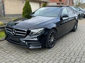 Vaurioauto  passenger cars Mercedes E-klasse 220 d AMG LINE PANO NIGHT WIDESCREEN 2019/11