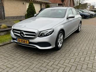 krockskadad bil auto Mercedes E-klasse 200 AVANTGARDE NAVI CAMERA LED 2017/11