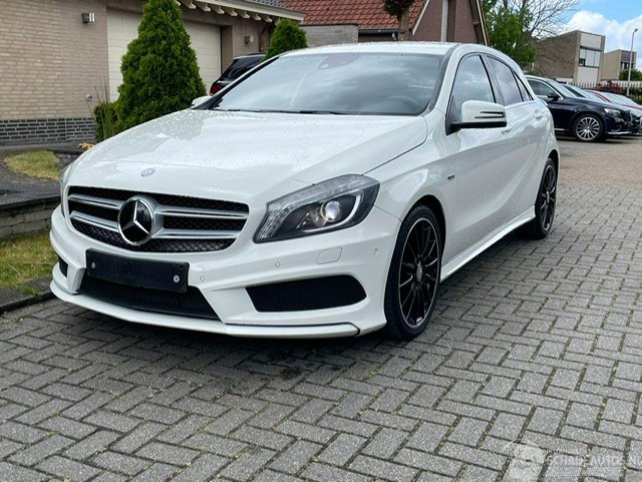 Mercedes A-klasse 200 AMG LINE COMAND XENON