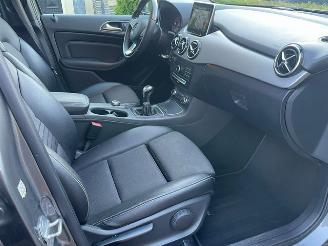 Mercedes B-klasse 180 d NAVI KLIMA PDC picture 9