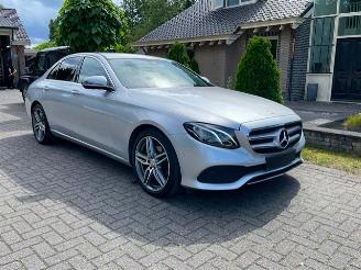 krockskadad bil auto Mercedes E-klasse 200 d AVANTGARDE WIDESCREEN NAVI CAMERA LED 2017/2