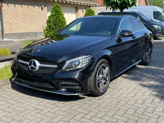uszkodzony samochody osobowe Mercedes C-klasse 180 AMG LINE NAVI CAMERA LED PDC 2019/4