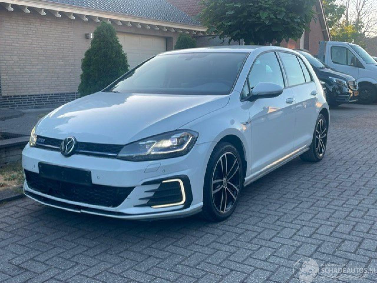 Volkswagen Golf VII GTE 1.4 HYBRID EDITION